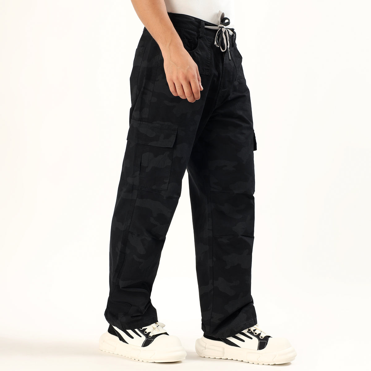 Urban men's black cargo pant