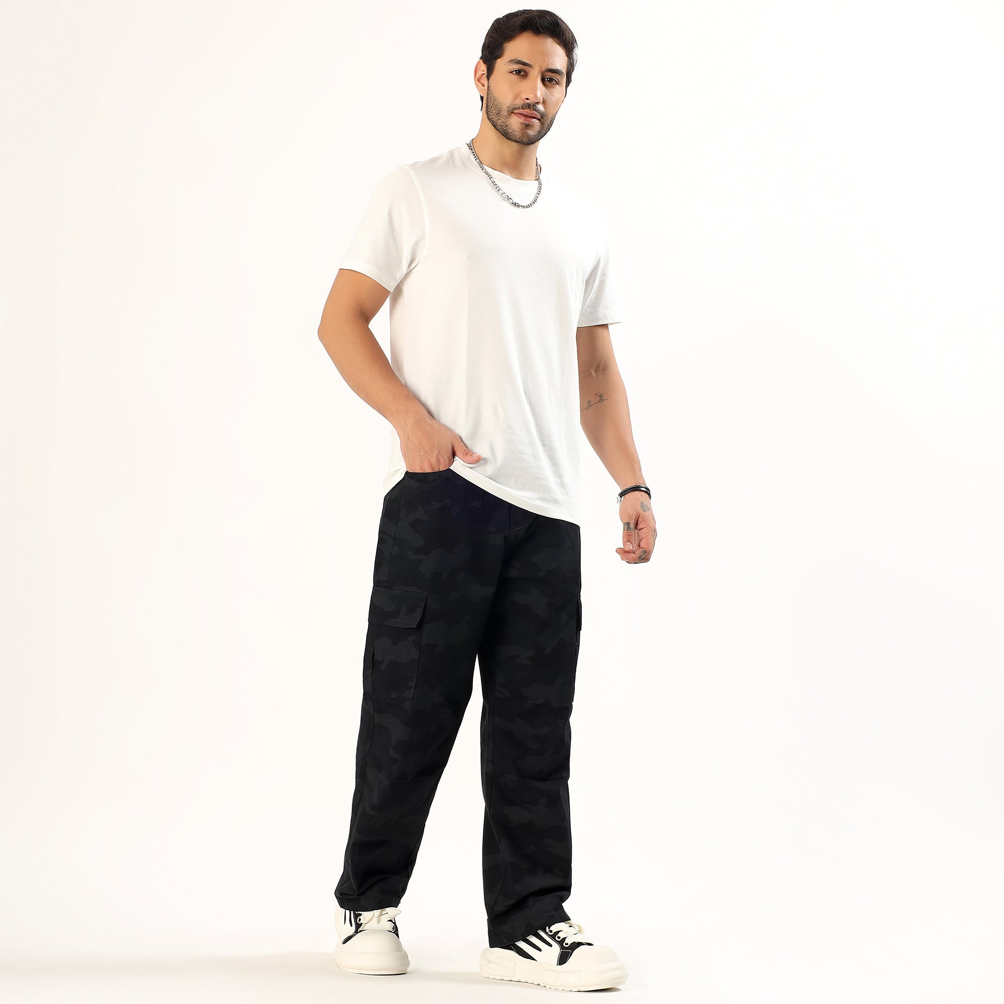 Urban men's black cargo pant